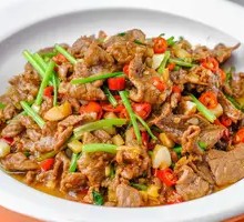 Stir-Fried Beef with Yellow Onion