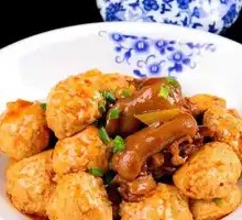 Braised Pig Trotter with Tofu