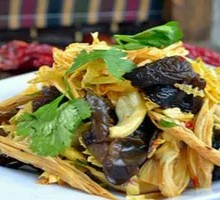 Wood Ear Mushroom and Tofu Skin Stir-Fry