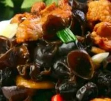 Stir-fried Pork with Wood Ear Mushrooms