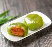 Salted Egg Green Rice Ball