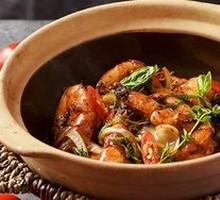 Stir-Fried Garlic Shrimp in Clay Pot