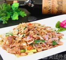 洋葱炒牛肉盖浇面