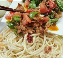 西葫芦牛肉盖浇面