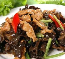 Stir-fried Pork with Wood Ear Mushrooms