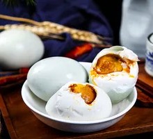 Oil-rich Salted Duck Egg