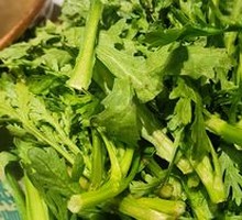 Chinese chrysanthemum greens