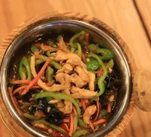 Fish-Flavored Shredded Pork with Rice in a Wooden Bucket