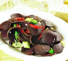 Pork Blood with Garlic Leaves