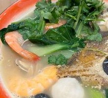 Signature Shrimp Seafood Noodles