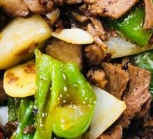 Stir-Fried Beef with Spicy Sauce