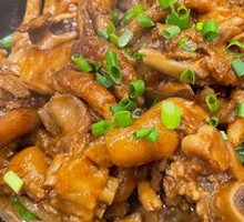 Braised Pig Trotters and Chicken Feet
