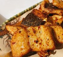 Fried Fish with Glutinous Rice Cake