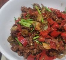 Stir-Fried Beef with Yellow Onion