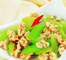 Dry Lettuce with Pork Stir-fry