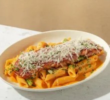 Homemade Thick Bacon Spicy Creamy Pasta