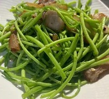 Preserved Pork Stir-fried with Freshwater Snail