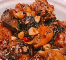 Braised Pig Trotter with Preserved Mustard Greens