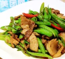 Stir-Fried Pork with Green Chili