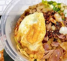 Noodles with Mixed Ingredients