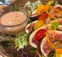 Amber Fig Pan-Seared Chicken Salad