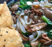 Stewed Kidney with Noodle Soup