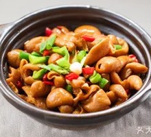 Braised Pork Intestines in Clay Pot