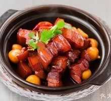 Braised Pork Belly in Clay Pot