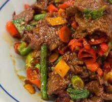 Stir-Fried Snowflake Sirloin Beef