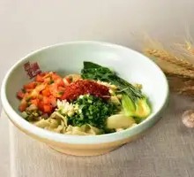 Classic Oil-Poured Noodles