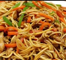 Stir-Fried Noodles with Shredded Meat