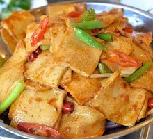 Spicy Pot-Braised Tofu with Leaves