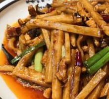 Fish-Flavored Potatoes with Pork Strips