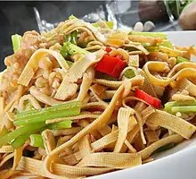 Celery and Tofu Skin Shredded Pork