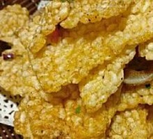 Crispy Pork Ribs with Rice Crackers