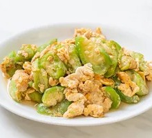 Loofah and Egg Stir-Fry