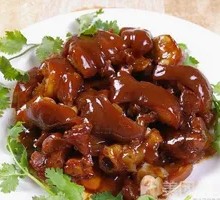 Braised Pig Trotters in Soy Sauce