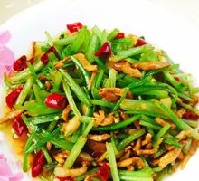 Stir-fried Pork Shreds with Wild Celery
