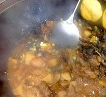 Stewed Goose in Iron Pot