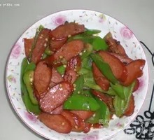 Sausage Stir-fried with Green Pepper