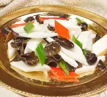 Black fungus stir-fried with yam