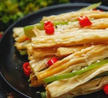 Soft Braised Tofu Noodles