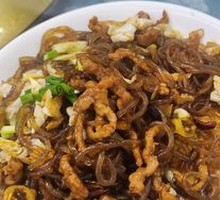 Pickled Vegetable and Taro Noodles with Pork Strips