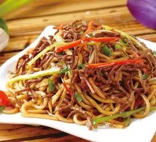 Egg and Beef Stir-fried Noodles