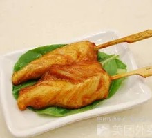 Hand-Grabbed Pancake with Egg, Grilled Sausage, Chicken Strips and Lettuce