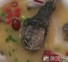 Red Date Chicken Soup with Goji Berries