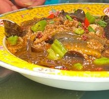 Steamed Eel in Pickled Chili Sauce