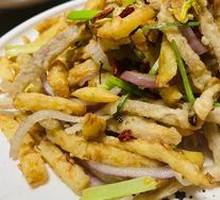 Dry-Fried Shredded Carrots and Potatoes