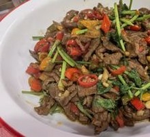Stir-Fried Beef with Yellow Onion