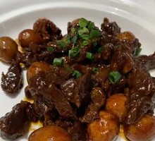 Braised Pork with Quail Eggs